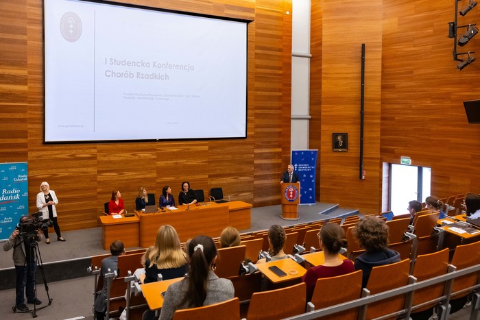 P.Sudara_-_I_Studencka_Konferencja_Chorób_Rzadkich_-_008.jpg