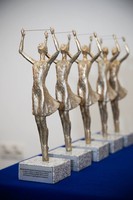 Statuetki_dla_zwyciezców_Konkursu_StRuNa2015.jpg