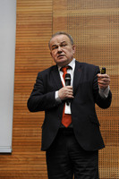 prof. Andrzej Basiński