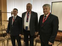 prof._D.F.Khvorik_kierownik_Kliniki_Dermatowenerologii_UM_w_Grodnie__prof._R.Nowicki_i_rektor_UM_w_Grodnie_prof._V.Snezycki.JPG
