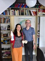 Anna Wyszadko i dr Andreas Stähli (Zakład Medycyny Paliatywnej GUMed)