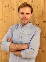 prof. Bartosz Karaszewski