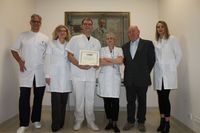 Na zdjęciu od lewej strony: dr Dominik Stodulski, prof. Edyta Szurowska, dr Bogusław Mikaszewski, dr Karolina Markiet, prof. Czesław Stankiewicz, lek. Aneta Smugała 