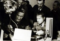 Leon_Birn_-_student_ALG_siedzi_pierwszy_z_prawej.JPG