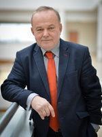 prof. Andrzej Basiński