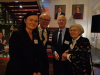 A._Paprocka-Lipińska_(z_lewej)_z_uczestnikami_sympozjum.JPG