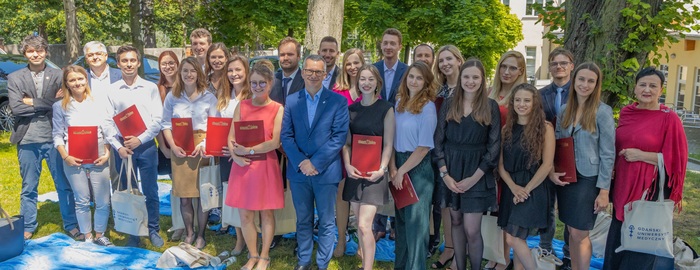 P.Sudara_-_wręczenie_nagród_studentom_-_COVID-19_-_48.jpg