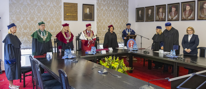 Immatrykulacja_na_Wydziale_Nauk_o_Zdrowiu_z_Instytutem_Medycyny_Morskiej_i_Tropikalnej_(1).jpg