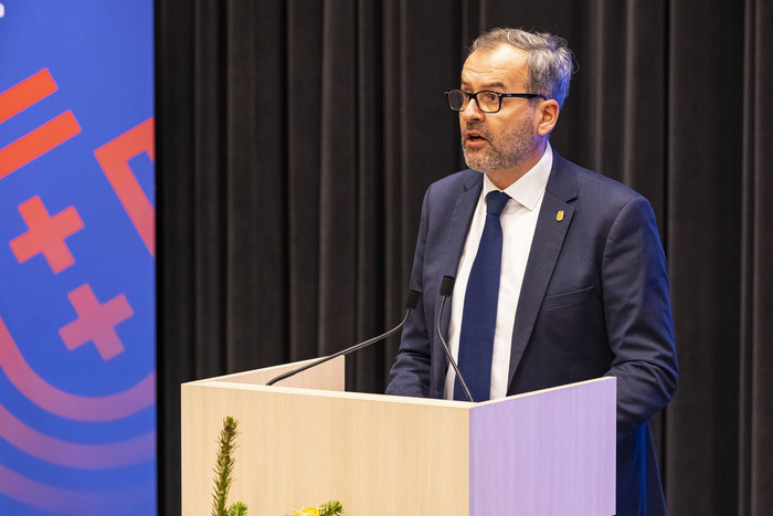 prof. Piotr Stepnowski, rektor UG