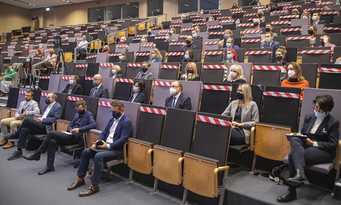 Debata FarU UG
