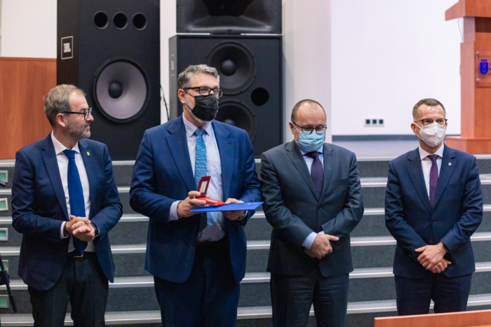 od lewej: prof. Piotr Stepnowski, Jakub Kraszewski, lek. Adam Sudoł, prof. Marcin Gruchała