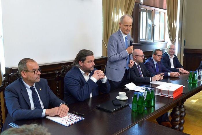 Rada_Uczelni_2.jpg