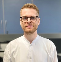 dr Adrian Szewczyk