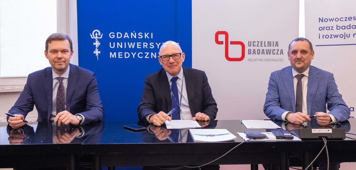 od lewej: Zbigniew Tymoszyk, prof. Jacek Bigda, Marcin Romanowski