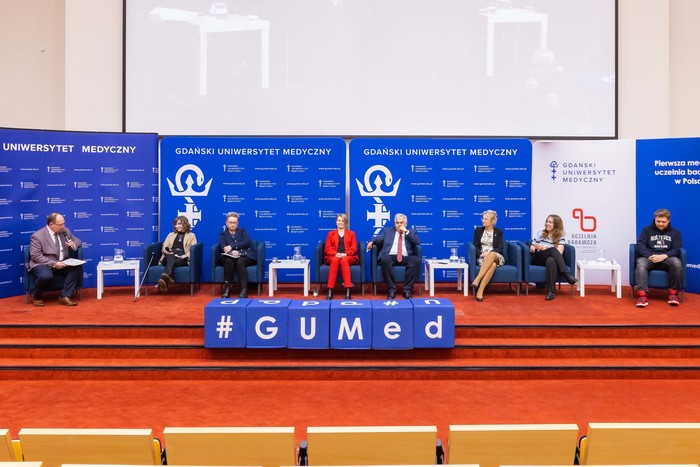 od lewej: dr Jacek Kaczmarek, Katarzyna Maciejowska, Joanna Matuszewska, Justyna Rogowska, dr hab. Tomasz Smiatacz, prof. Dominika Szalewska, Daniela Walkowska, Daniel Wilczyński