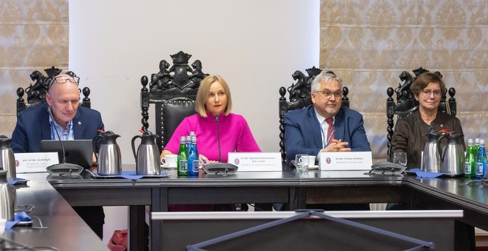 P.Sudara_-_Okrągły_Stół._PorozmawiajMY_o_kształceniu_zdalnym_w_GUMed_-_010.jpg