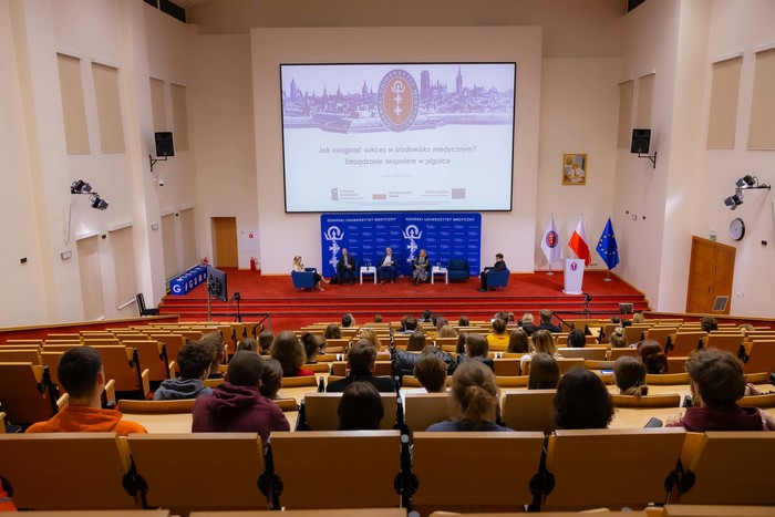 uczestnicy debaty