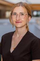 dr Karolina Kaźmierczak-Siedlecka