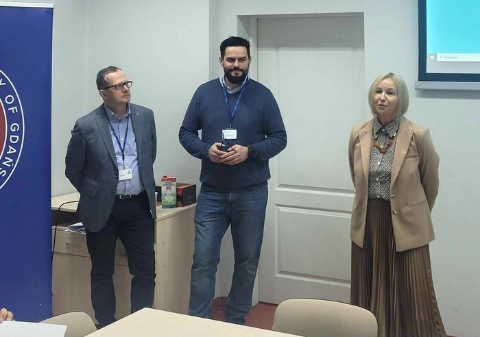 od lewej: prof. Michał Markuszewski, dr hab. Bartosz Wielgomas, prof. uczelni, prof. Agnieszka Zimmermann